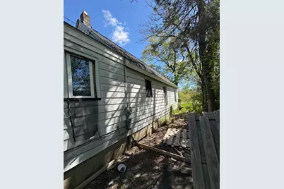 2121 Sheridan Avenue, Saginaw, MI 48601 - Photo 2