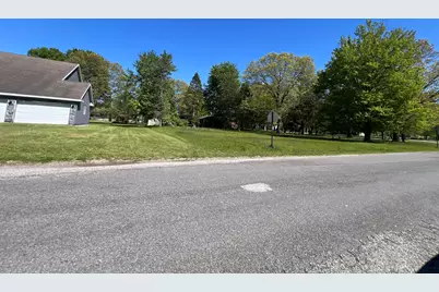 167 E E Delaware Avenue, Benton Harbor, MI 49022 - Photo 4