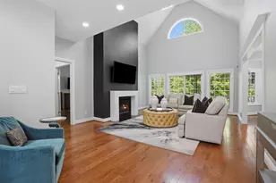 9835 Oak Pointe Ln, Northville, MI 48167 - Photo 8