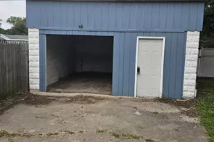 2023 Henry St, Muskegon, MI 49441 - Photo 36