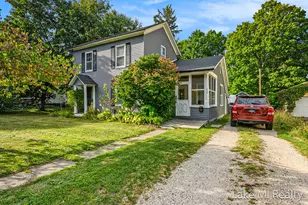 426 W Bridge St, Plainwell, MI 49080 - Photo 1