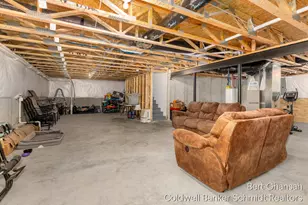 8376 N Oaks Ct, Grand Blanc, MI 48439 - Photo 32