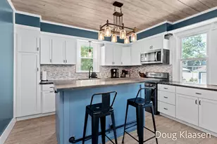 67 W 18th St, Holland, MI 49423 - Photo 12