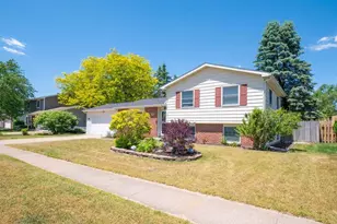 1804 Woodland Dr, Portage, MI 49024 - Photo 4