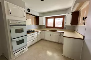 21489 Danbury St, Woodhaven, MI 48183 - Photo 6