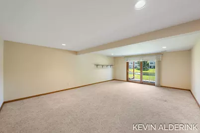 8872 N Peninsula Court, Zeeland, MI 49464 - Photo 24