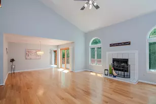 2402 Meadowridge Ct, Ann Arbor, MI 48105 - Photo 18