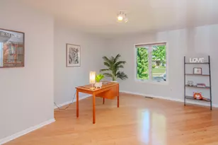 2402 Meadowridge Ct, Ann Arbor, MI 48105 - Photo 16