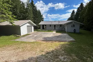 11983 Middle Beach Rd, Naubinway, MI 49762 - Photo 2