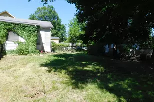210 W Ash St, Albion, MI 49224 - Photo 4