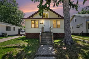 1093 W Southern Ave, Muskegon, MI 49441 - Photo 1