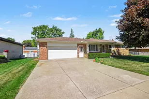39511 Helena Ave, Sterling Heights, MI 48313 - Photo 4