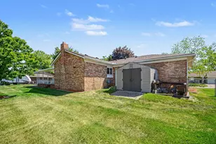 39511 Helena Ave, Sterling Heights, MI 48313 - Photo 22