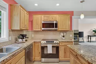 2467 Palm Dale Dr SW, Wyoming, MI 49418 - Photo 14
