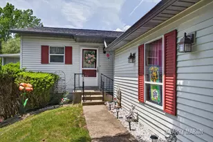 3288 Cambridge St SE, Grand Rapids, MI 49512 - Photo 2