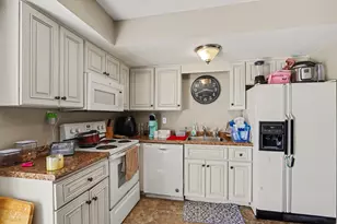 3417 Kenbrooke Ct, Kalamazoo, MI 49006 - Photo 10