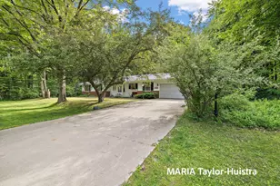 17690 Jordan Ln, Spring Lake, MI 49456 - Photo 4