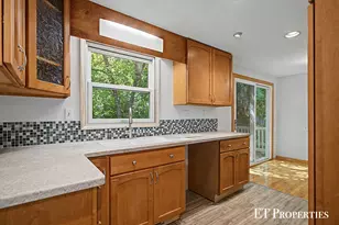 3739 Grape Ave NE, Grand Rapids, MI 49525 - Photo 12