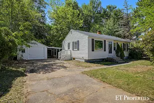 3739 Grape Ave NE, Grand Rapids, MI 49525 - Photo 2