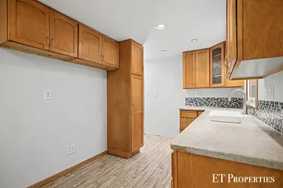 3739 Grape Avenue NE, Grand Rapids, MI 49525 - Photo 10