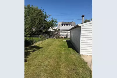 21004 Syracuse Avenue, Warren, MI 48091 - Photo 6