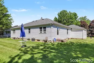 5959-5961 Crestmoor Dr SE, Kentwood, MI 49508 - Photo 14