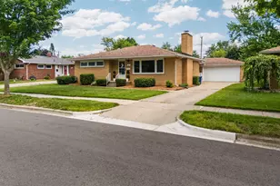 1559 Glastonbury Rd, Ann Arbor, MI 48103 - Photo 2