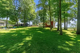 22420 McKenzie St, Dowagiac, MI 49047 - Photo 4