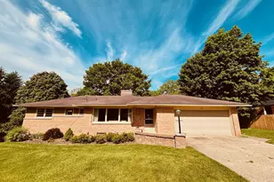 1909 Perkins Ave NE, Grand Rapids, MI 49505 - Photo 2