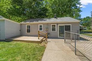 3736 Groveland Ave SW, Wyoming, MI 49519 - Photo 18