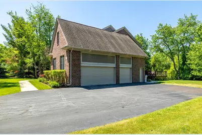 8061 Pine Ridge Court, Northville, MI 48168 - Photo 4
