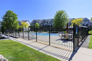 37868 Jefferson Ave, Harrison Township, MI 48045 - Photo 18