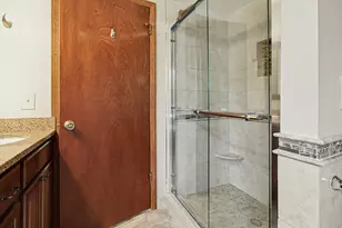 14017 Towering Oaks Dr, Utica, MI 48315 - Photo 20