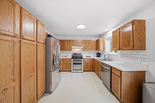 9460 Wildwood Lake Dr, Whitmore Lake, MI 48189 - Photo 10