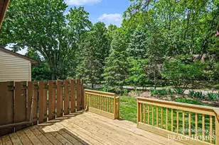 2631 Chatham Woods Dr SE, Grand Rapids, MI 49546 - Photo 18