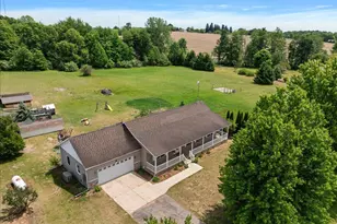 2171 Walking Horse Ln, Allegan, MI 49010 - Photo 2