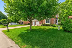 546 Parkland Dr, Rochester Hills, MI 48307 - Photo 4