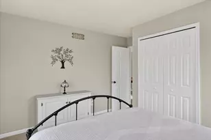 546 Parkland Dr, Rochester Hills, MI 48307 - Photo 30