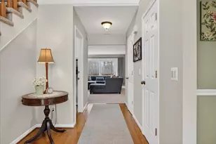 546 Parkland Dr, Rochester Hills, MI 48307 - Photo 8