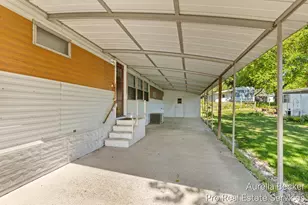 5720 Manistee Dr NE, Belmont, MI 49306 - Photo 4