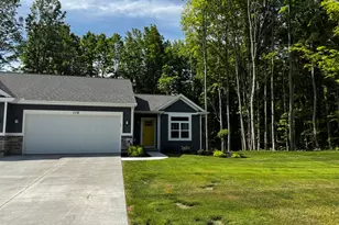 116 Creek Dr, Hart, MI 49420 - Photo 2