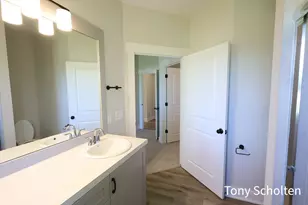 5127 Blendon Mdw Cir, Hudsonville, MI 49426 - Photo 10