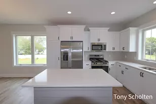 5127 Blendon Mdw Cir, Hudsonville, MI 49426 - Photo 4