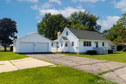 785 Washington Boulevard, Lake Odessa, MI 48849 - Photo 2