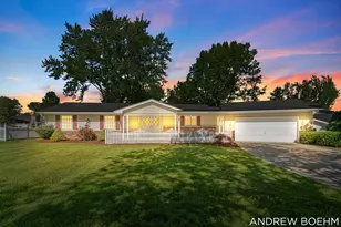 164 Euna Vista Dr, Holland, MI 49423 - Photo 2