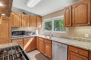20759 Carpenter Dr, Battle Creek, MI 49017 - Photo 6