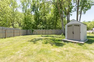611 W Silver Lake Rd, Fenton, MI 48430 - Photo 38