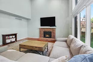2877 Leslie Park Cir, Ann Arbor, MI 48105 - Photo 22