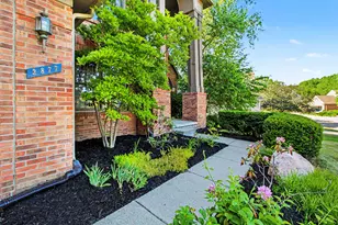 2877 Leslie Park Cir, Ann Arbor, MI 48105 - Photo 4