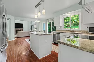 2877 Leslie Park Cir, Ann Arbor, MI 48105 - Photo 14